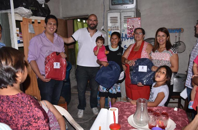 Donación de kits escolares a merenderos Ma Teresa de Calcuta y Tía Isabel