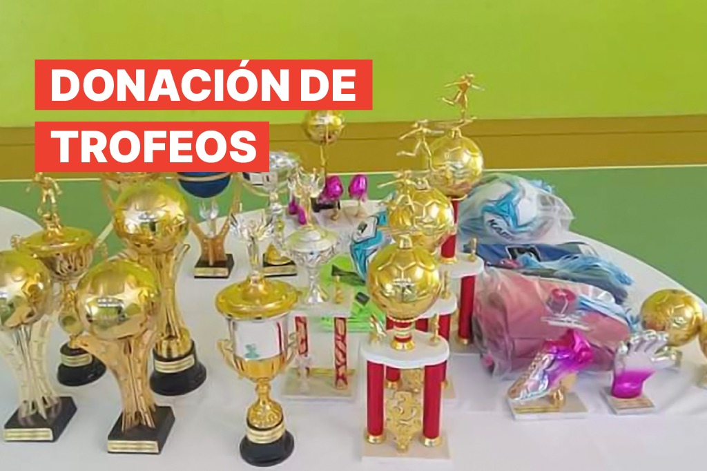 Donación de Trofeos