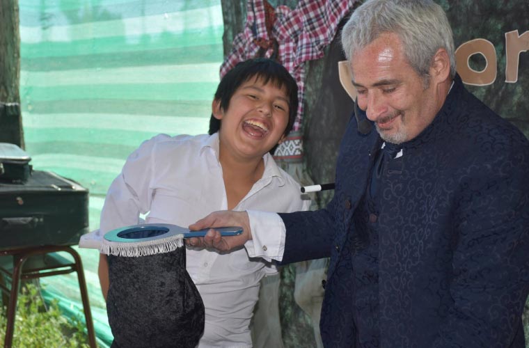 Donación de kits escolares a escuela nº 228